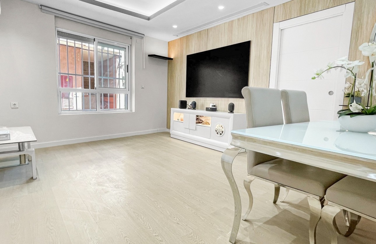 Resale - Apartment / flat - Torrevieja - Costa Blanca