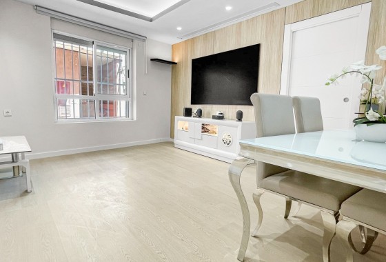Resale - Apartment / flat - Torrevieja - Costa Blanca
