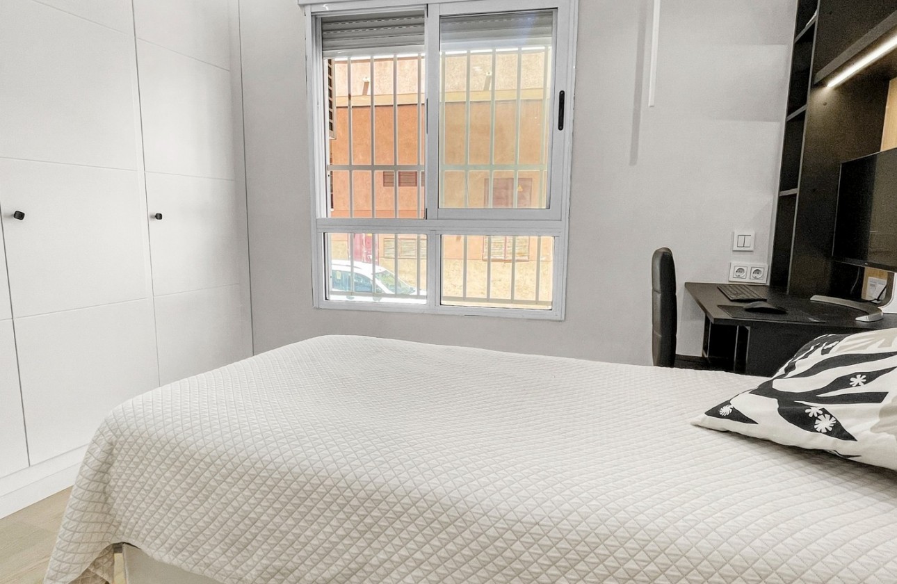 Resale - Apartment / flat - Torrevieja - Costa Blanca