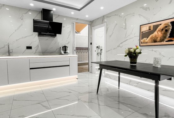 Resale - Apartment / flat - Torrevieja - Costa Blanca
