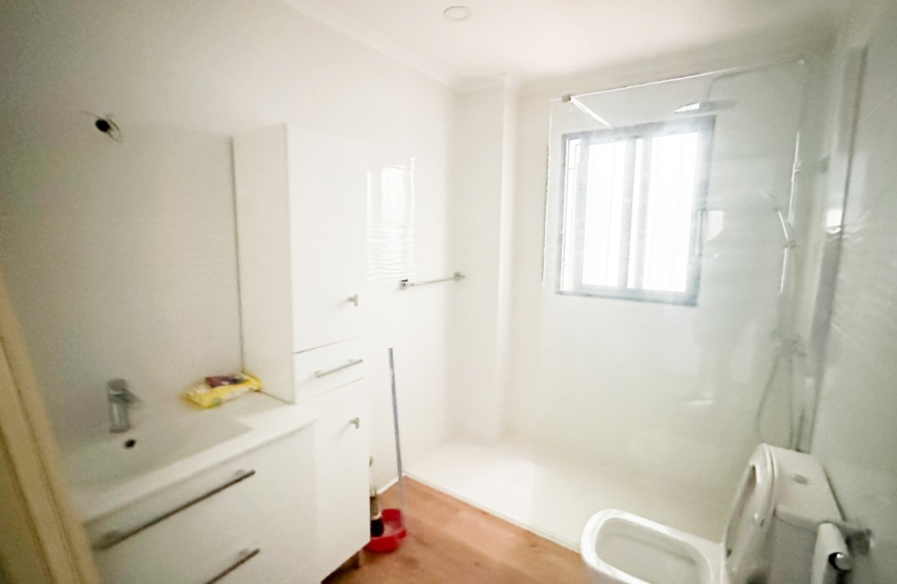 Resale - Apartment / flat - Torrevieja - Costa Blanca