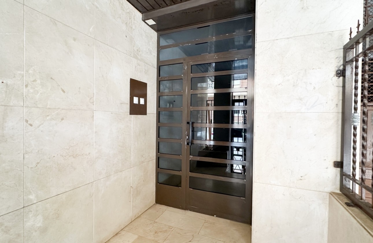 Resale - Apartment / flat - Torrevieja - Costa Blanca