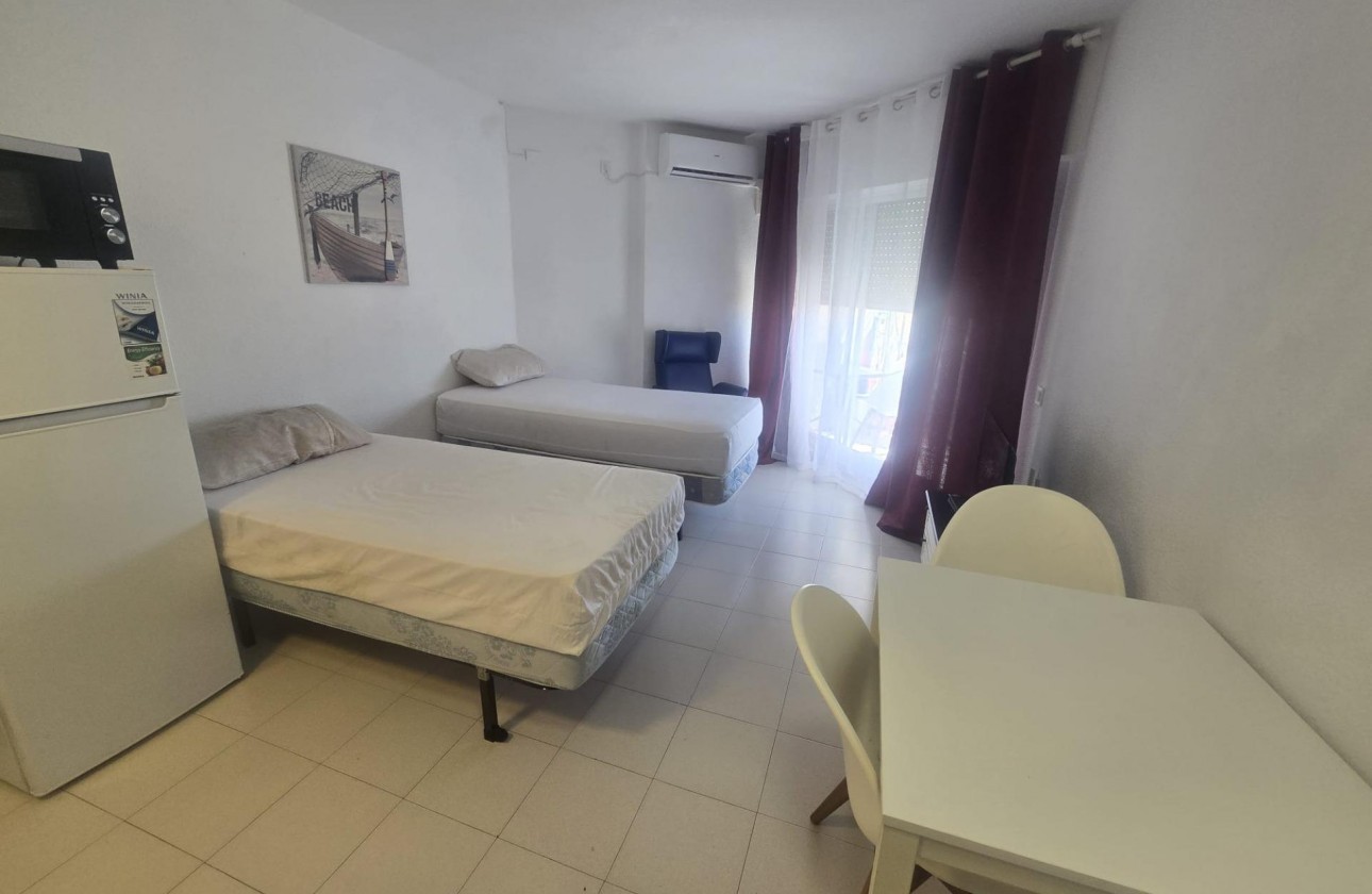 Resale - Apartment / flat - Torrevieja - Estacion de autobuses
