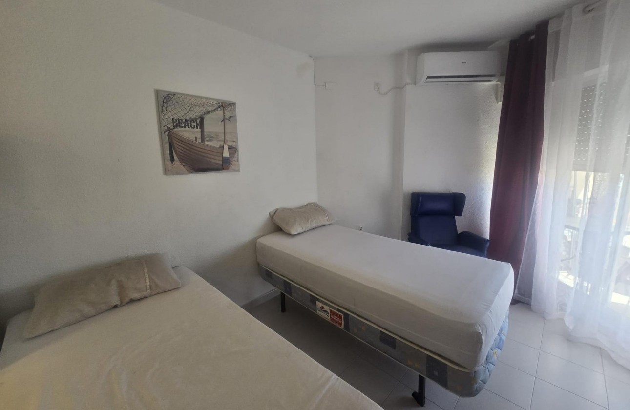 Resale - Apartment / flat - Torrevieja - Estacion de autobuses