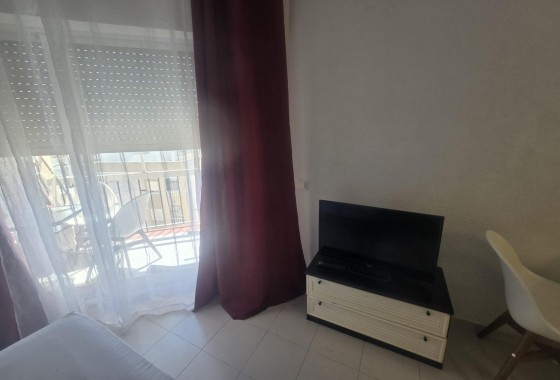 Resale - Apartment / flat - Torrevieja - Estacion de autobuses