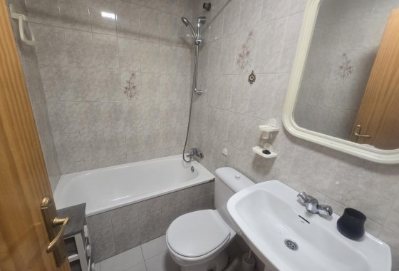 Resale - Apartment / flat - Torrevieja - Estacion de autobuses