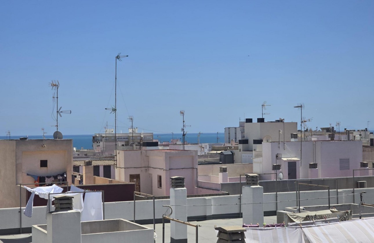 Resale - Apartment / flat - Torrevieja - Estacion de autobuses