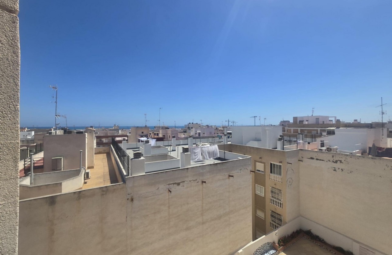 Resale - Apartment / flat - Torrevieja - Estacion de autobuses