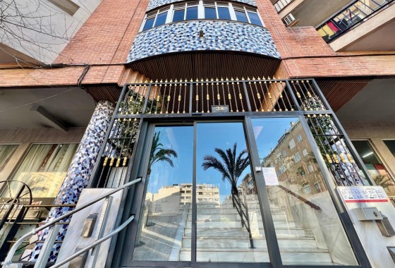 Resale - Apartment / flat - Torrevieja - Estacion de autobuses