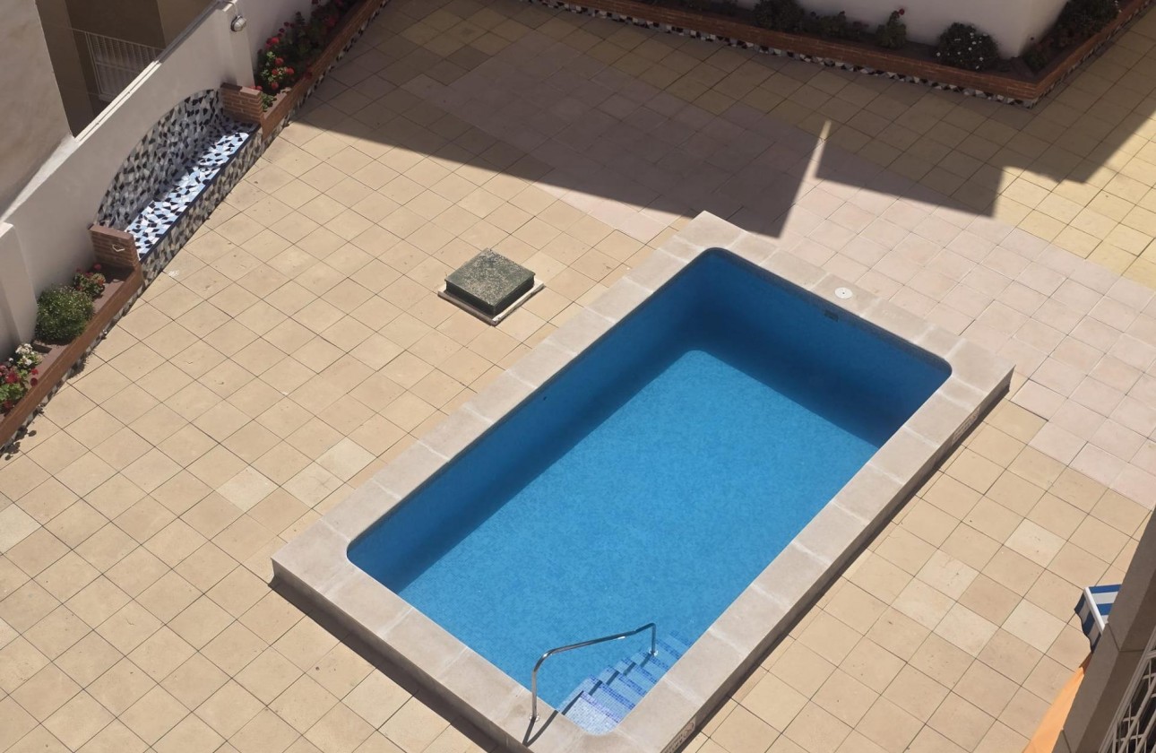 Resale - Apartment / flat - Torrevieja - Estacion de autobuses