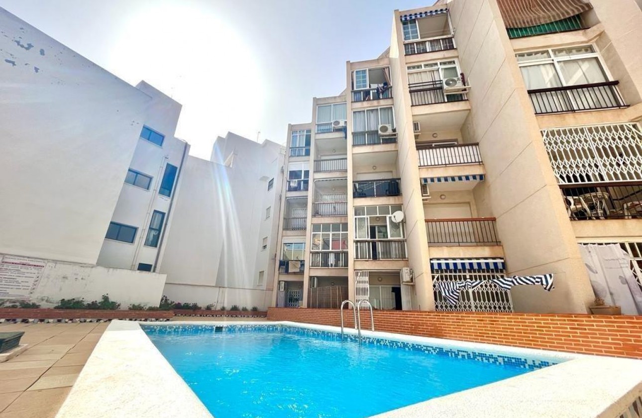 Resale - Apartment / flat - Torrevieja - Estacion de autobuses