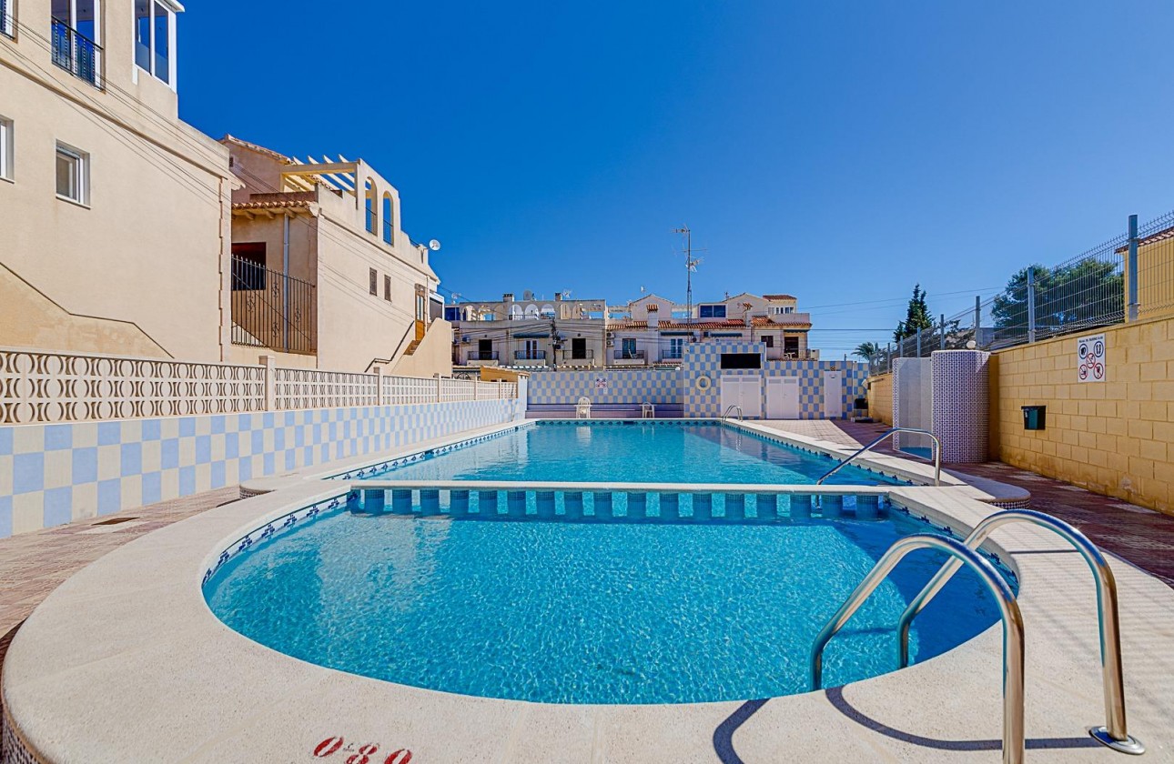 Resale - Bungalow - Torrevieja - La Siesta - El Salado - Torreta