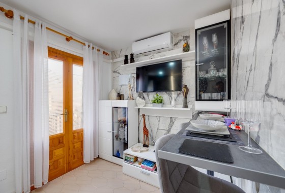 Resale - Bungalow - Torrevieja - La Siesta - El Salado - Torreta