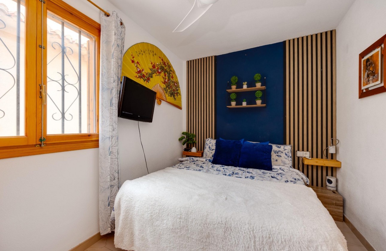 Resale - Bungalow - Torrevieja - La Siesta - El Salado - Torreta
