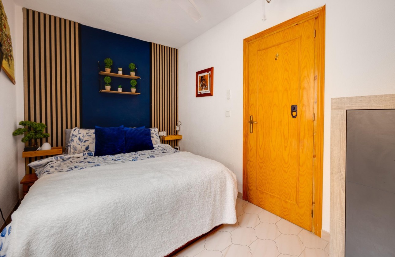 Resale - Bungalow - Torrevieja - La Siesta - El Salado - Torreta