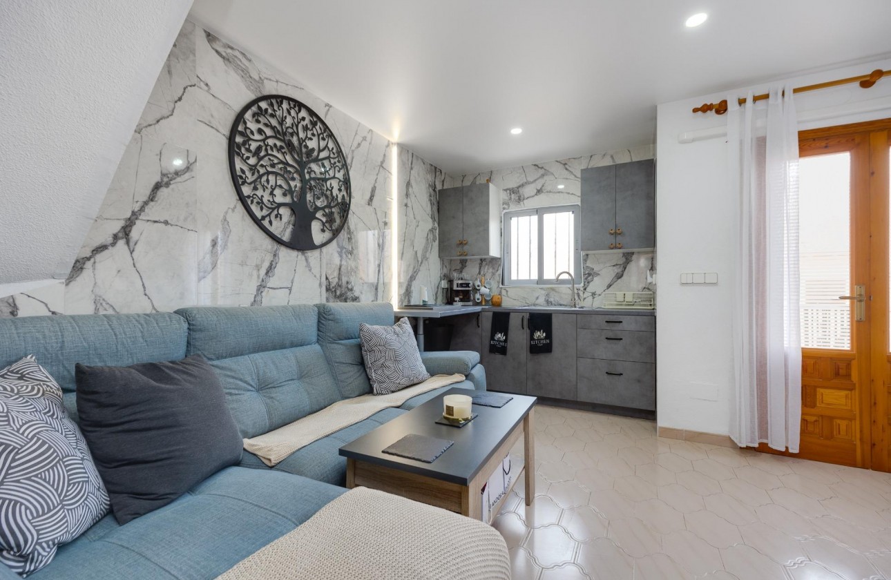 Resale - Bungalow - Torrevieja - La Siesta - El Salado - Torreta