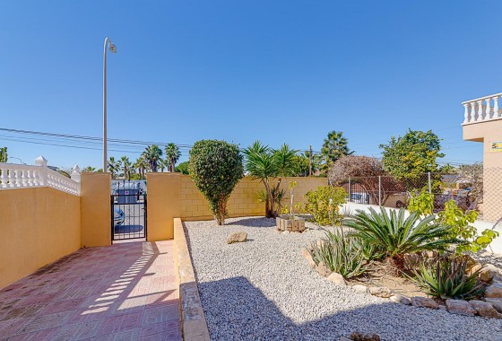 Resale - Bungalow - Torrevieja - La Siesta - El Salado - Torreta