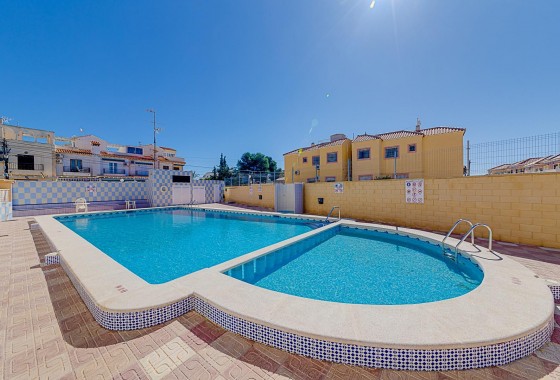 Resale - Bungalow - Torrevieja - La Siesta - El Salado - Torreta