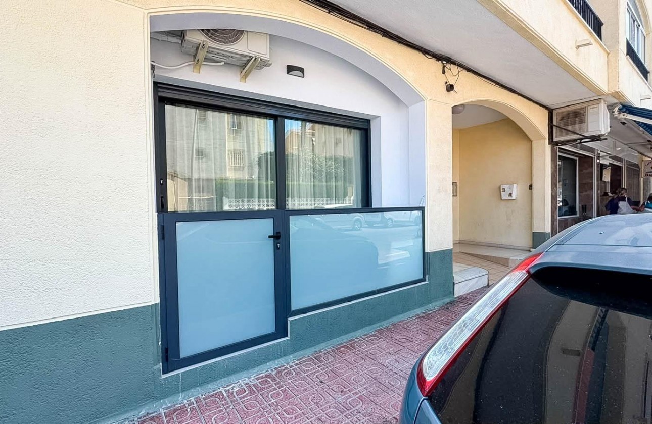 Resale - Apartment / flat - Torrevieja - Playa de los Locos