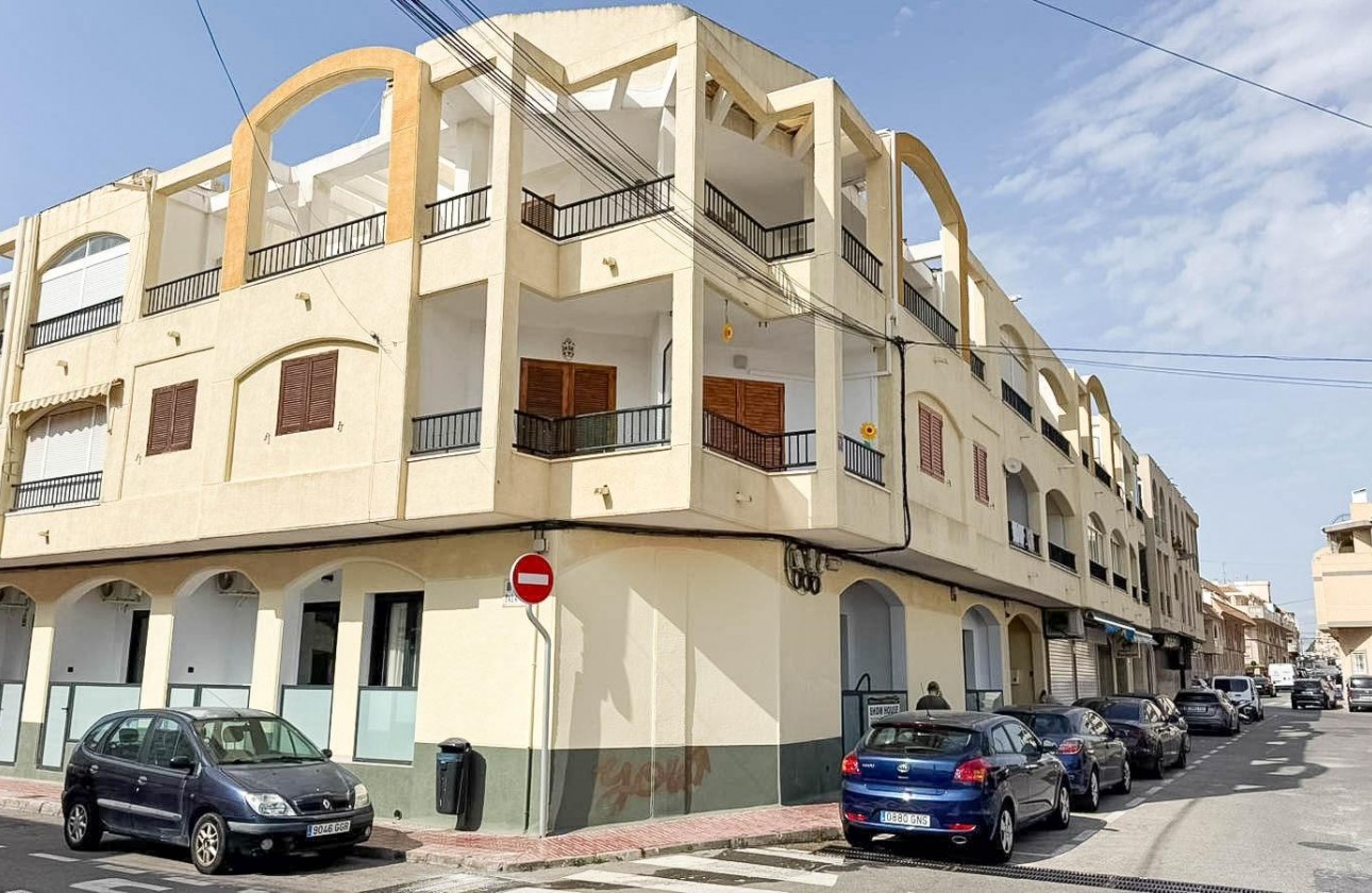 Resale - Apartment / flat - Torrevieja - Playa de los Locos