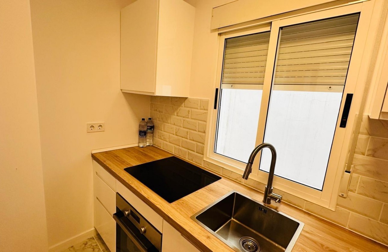 Resale - Apartment / flat - Torrevieja - Acequion