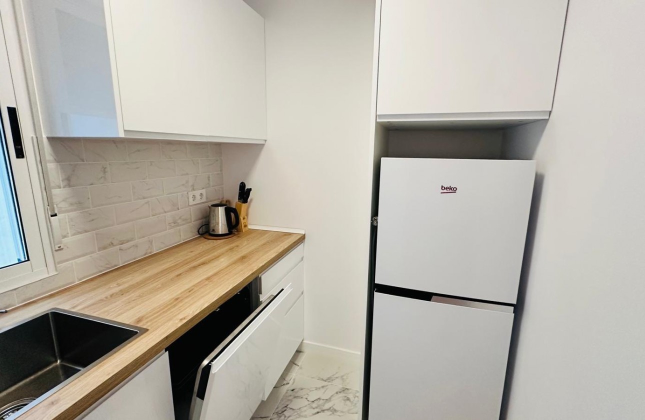 Resale - Apartment / flat - Torrevieja - Acequion