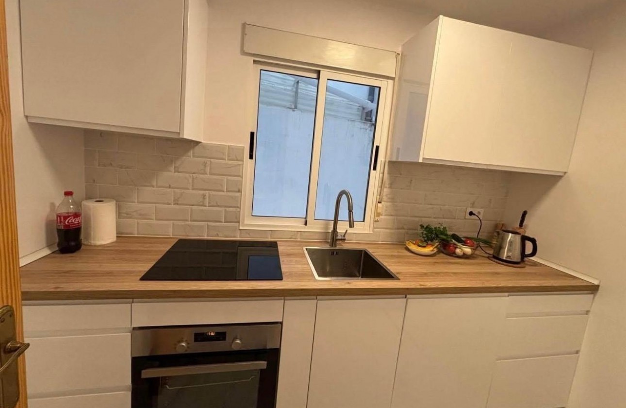 Resale - Apartment / flat - Torrevieja - Acequion