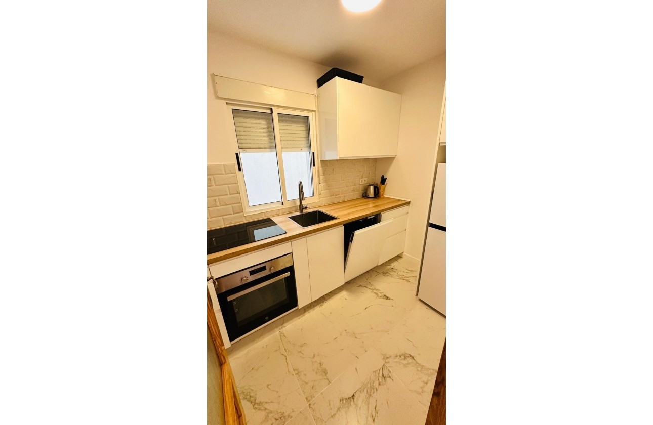 Resale - Apartment / flat - Torrevieja - Acequion