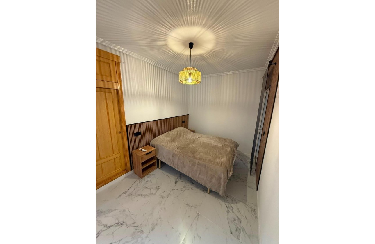 Resale - Apartment / flat - Torrevieja - Acequion