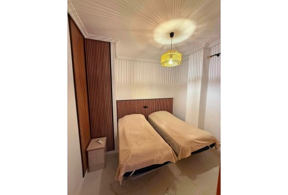 Resale - Apartment / flat - Torrevieja - Acequion