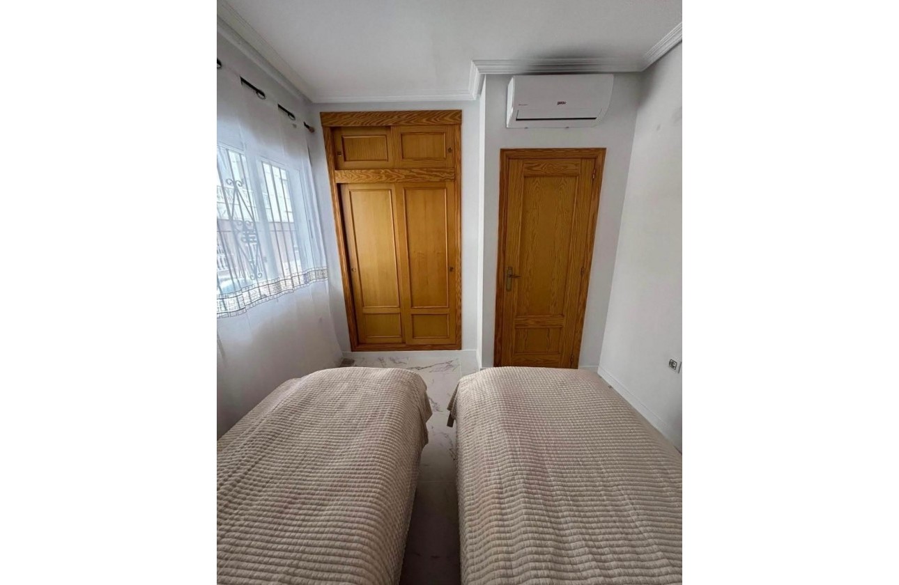 Resale - Apartment / flat - Torrevieja - Acequion