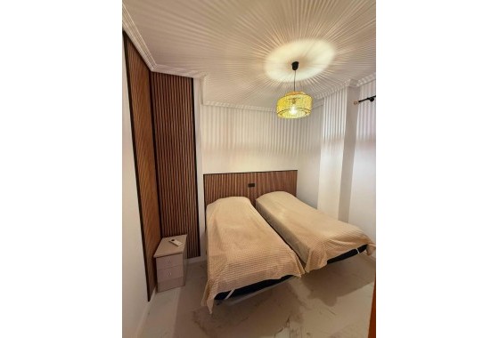 Resale - Apartment / flat - Torrevieja - Acequion