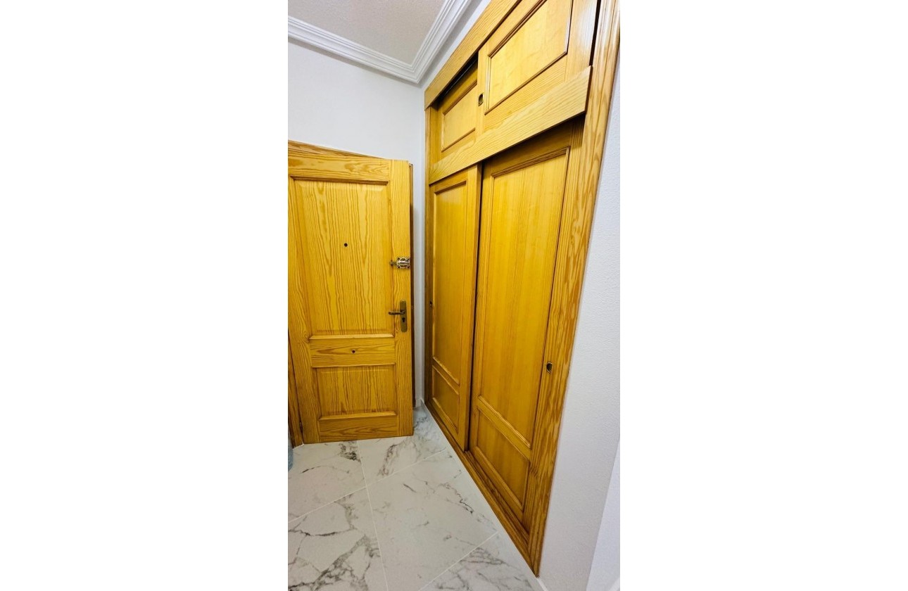 Resale - Apartment / flat - Torrevieja - Acequion