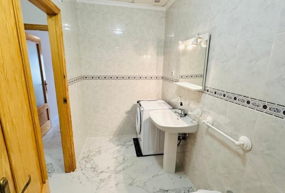 Resale - Apartment / flat - Torrevieja - Acequion