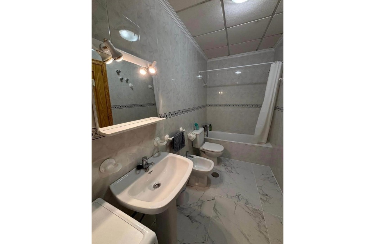 Resale - Apartment / flat - Torrevieja - Acequion
