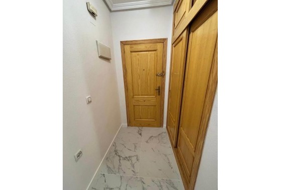 Resale - Apartment / flat - Torrevieja - Acequion
