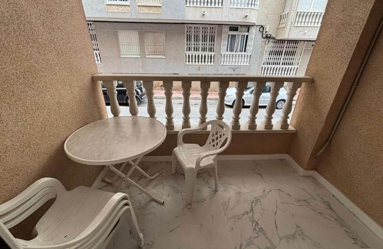 Resale - Apartment / flat - Torrevieja - Acequion