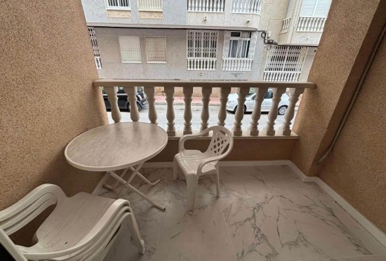 Resale - Apartment / flat - Torrevieja - Acequion
