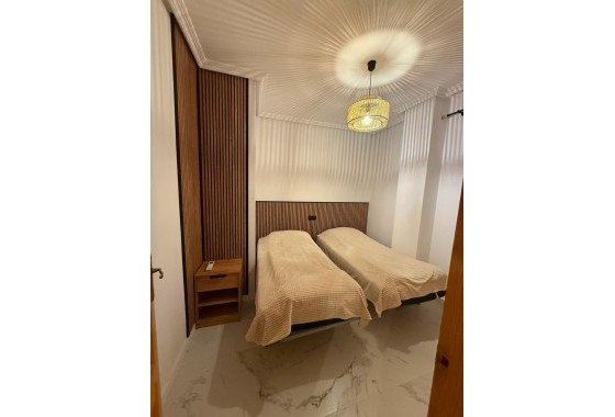 Resale - Apartment / flat - Torrevieja - Acequion