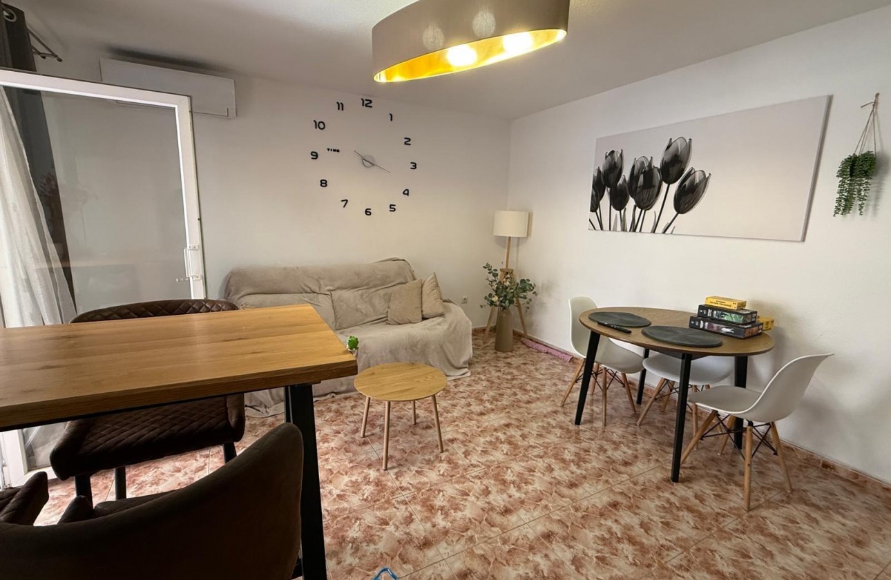 Resale - Apartment / flat - Torrevieja - Playa de los Locos