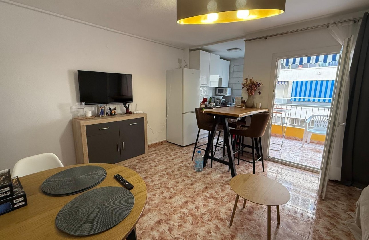 Resale - Apartment / flat - Torrevieja - Playa de los Locos