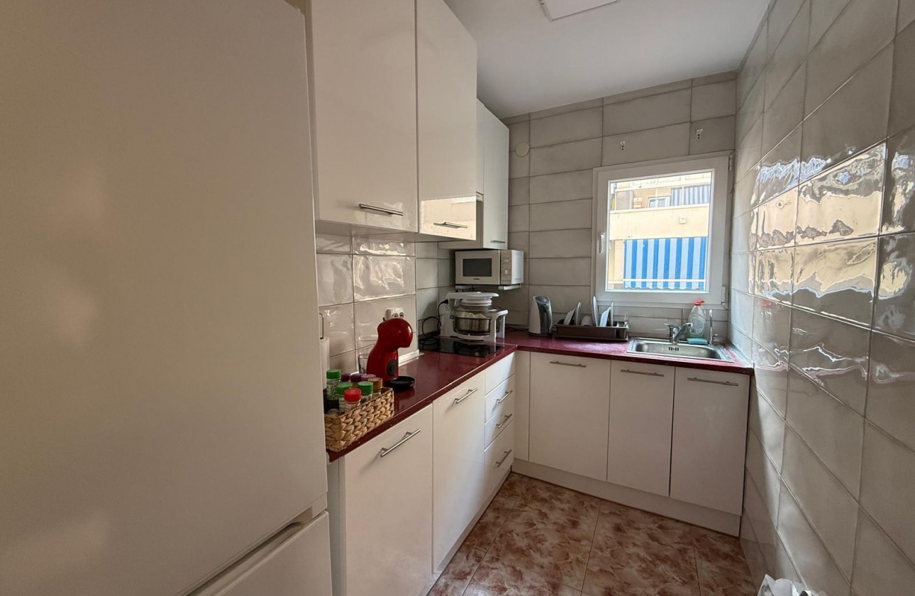 Resale - Apartment / flat - Torrevieja - Playa de los Locos