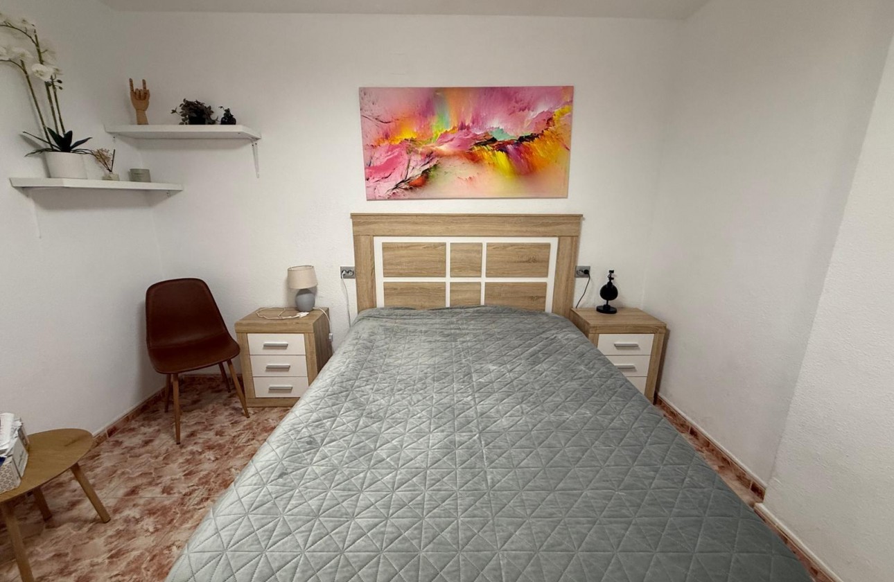 Resale - Apartment / flat - Torrevieja - Playa de los Locos
