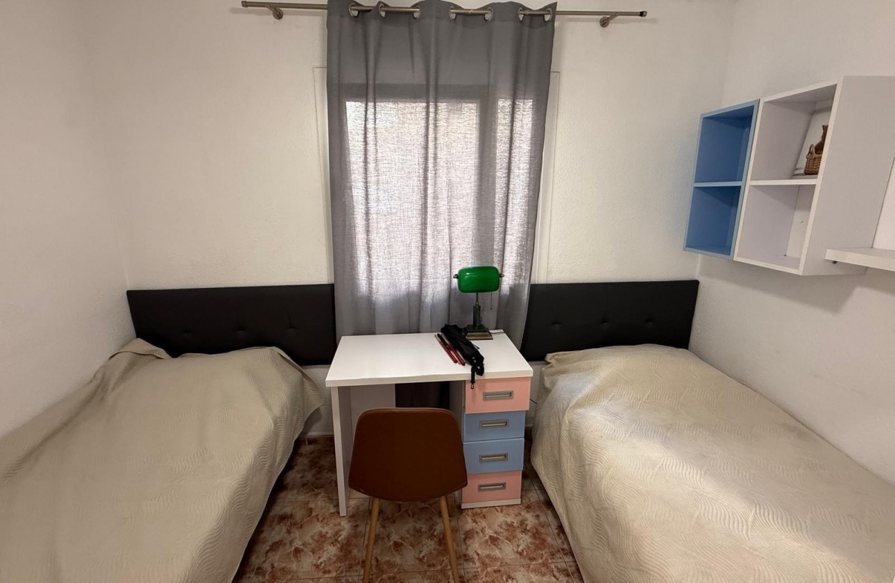 Resale - Apartment / flat - Torrevieja - Playa de los Locos