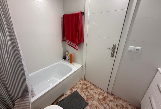 Resale - Apartment / flat - Torrevieja - Playa de los Locos