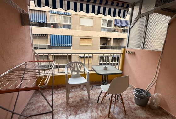 Resale - Apartment / flat - Torrevieja - Playa de los Locos