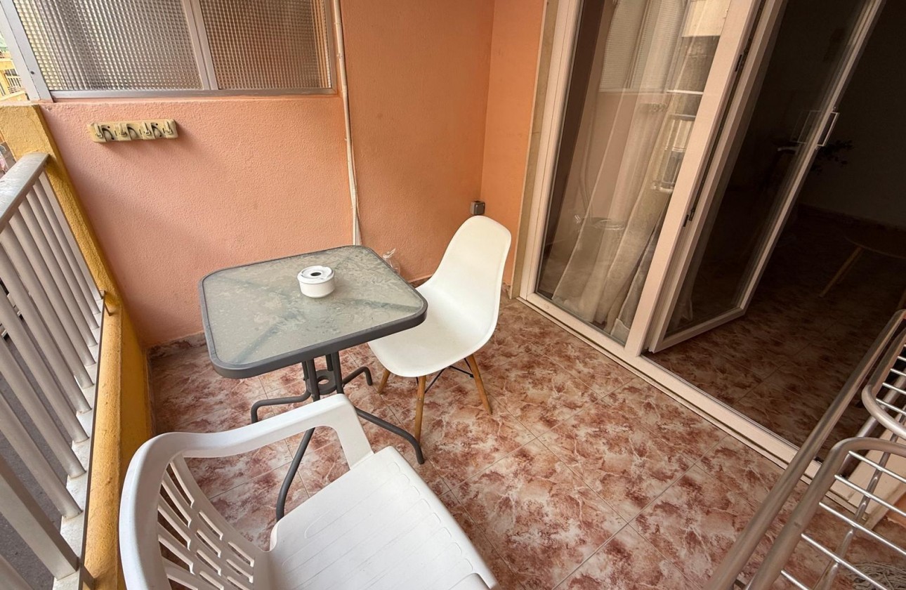 Resale - Apartment / flat - Torrevieja - Playa de los Locos