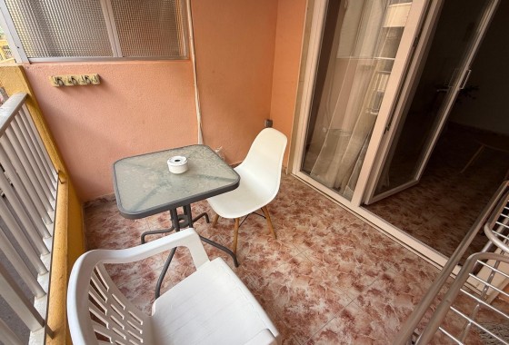 Resale - Apartment / flat - Torrevieja - Playa de los Locos