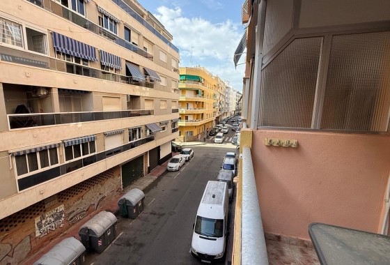 Resale - Apartment / flat - Torrevieja - Playa de los Locos