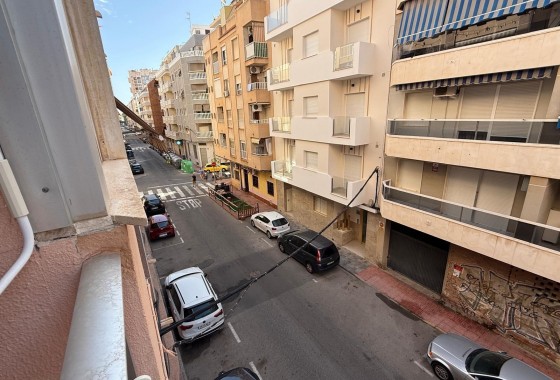 Resale - Apartment / flat - Torrevieja - Playa de los Locos